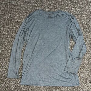 Heat lite women’s Gray Long Sleeve athletic Shirt size M
